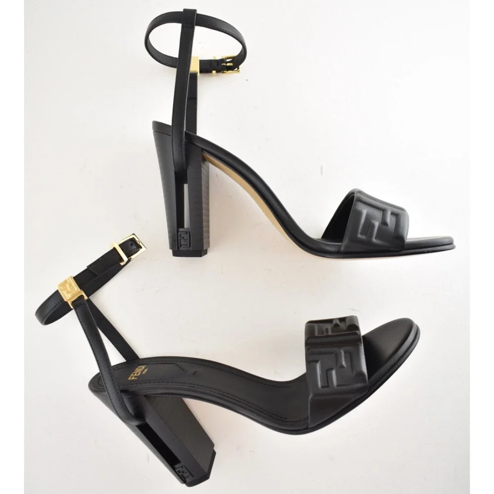 Fendi delfina sandal